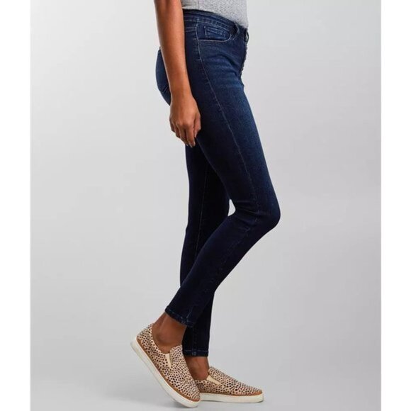 Buckle KanCan Signature Mid Rise Stretch Skinny Jeans 28" Tall - Picture 2 of 4